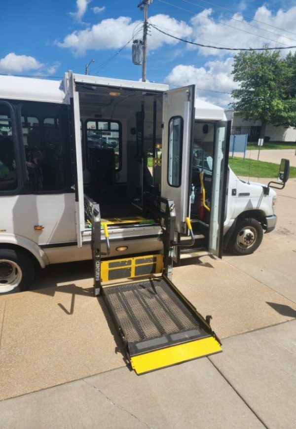 Wheelchair lift bus